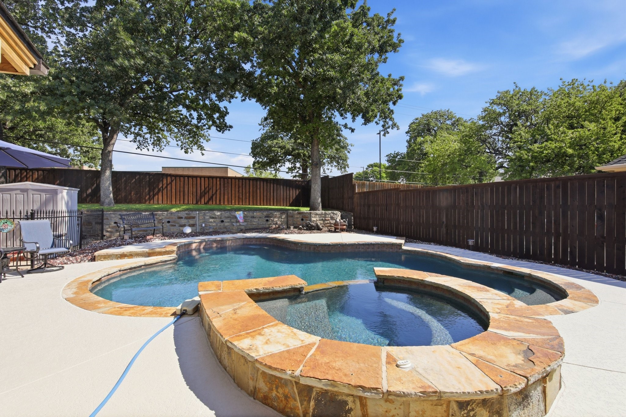 1117 Crestview Drive Bedford TX 76021