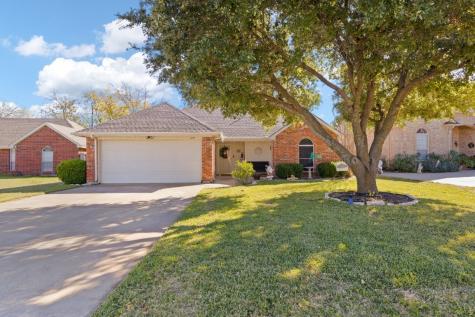 1725 Ridgecrest Drive Cleburne TX 76033