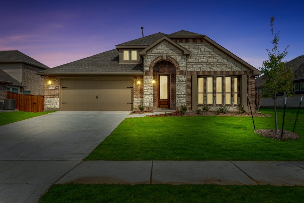 1223 Stoneleigh Place Aubrey TX 76227