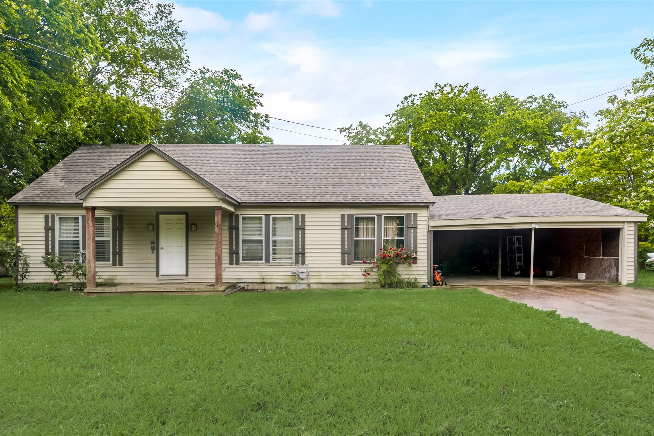 1117 W 12th Street Bonham TX 75418