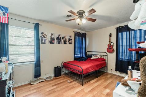 2211 Cloverdale Street Arlington TX 76010