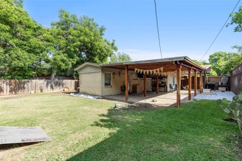 2211 Cloverdale Street Arlington TX 76010