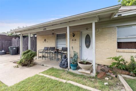 2211 Cloverdale Street Arlington TX 76010