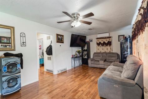 2211 Cloverdale Street Arlington TX 76010