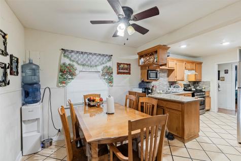 2211 Cloverdale Street Arlington TX 76010