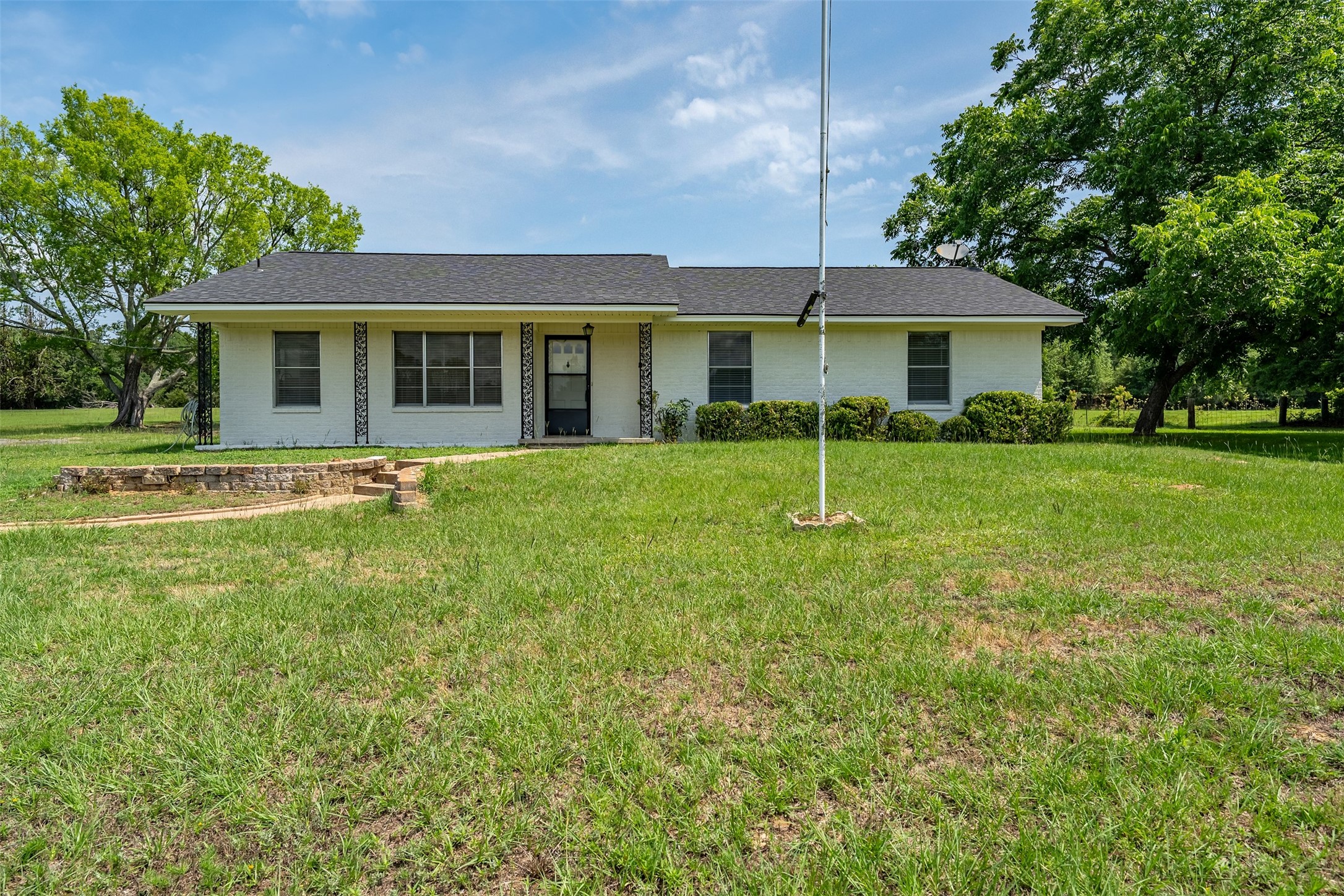 3015 E Us Highway 80 Mineola TX 75773