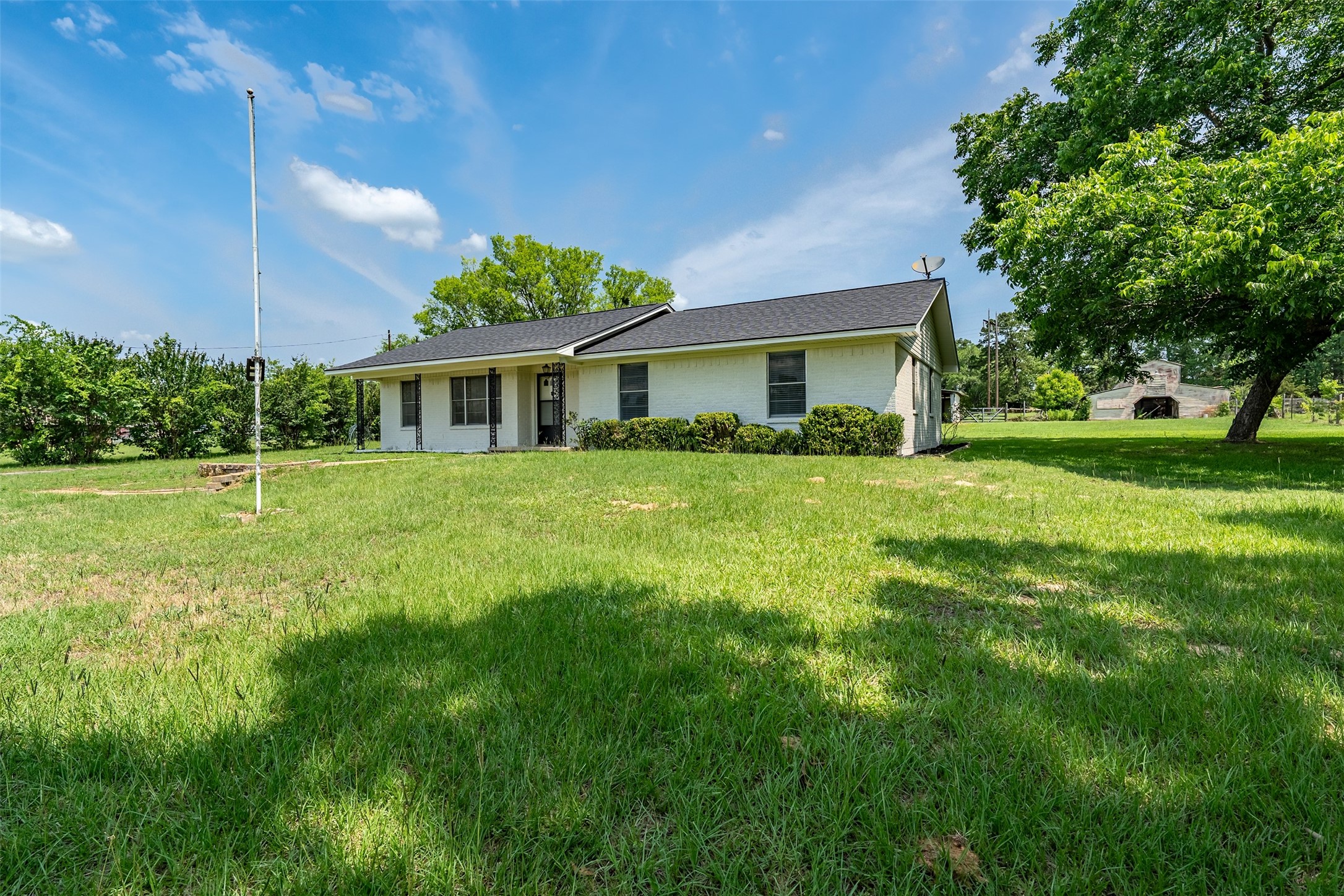 3015 E Us Highway 80 Mineola TX 75773