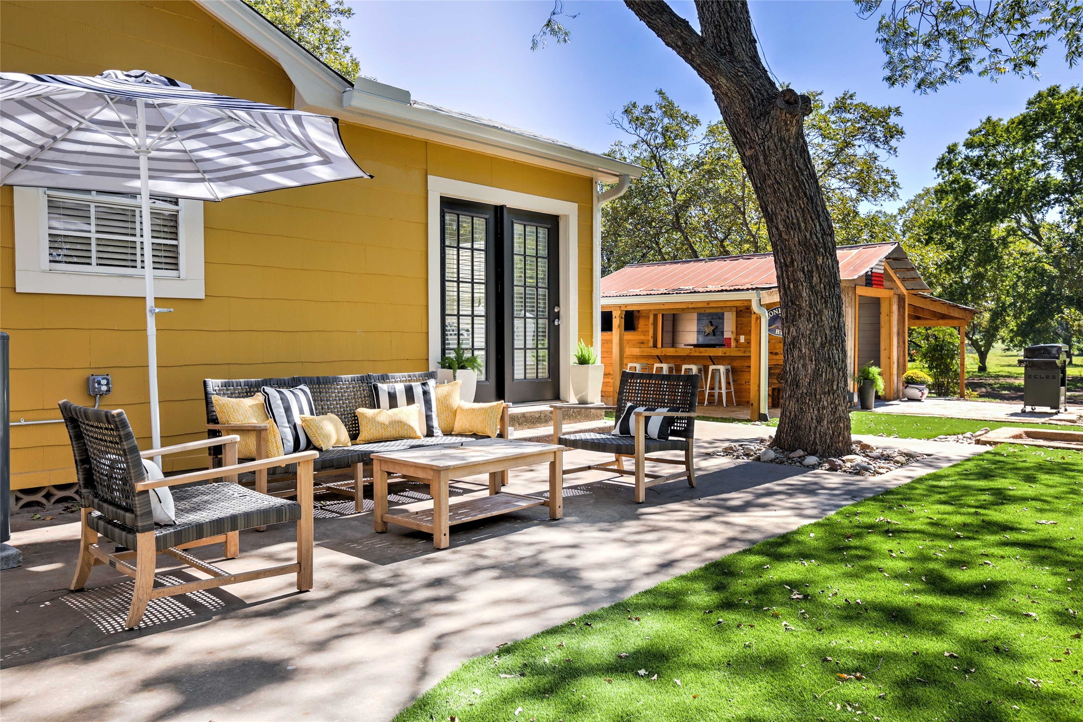 809 E Highway Street Fredericksburg TX 78624