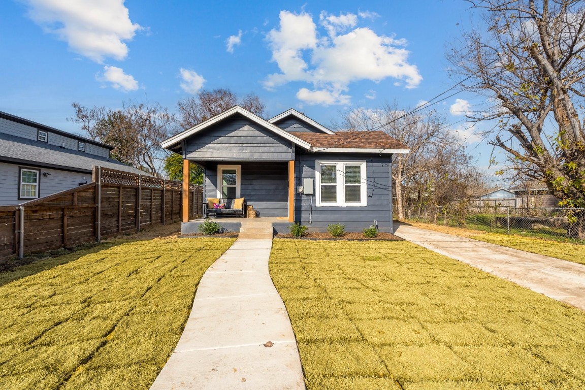 1721 Pueblo Street Dallas TX 75212