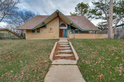 1905 Huntington Drive Grand Prairie TX 75051