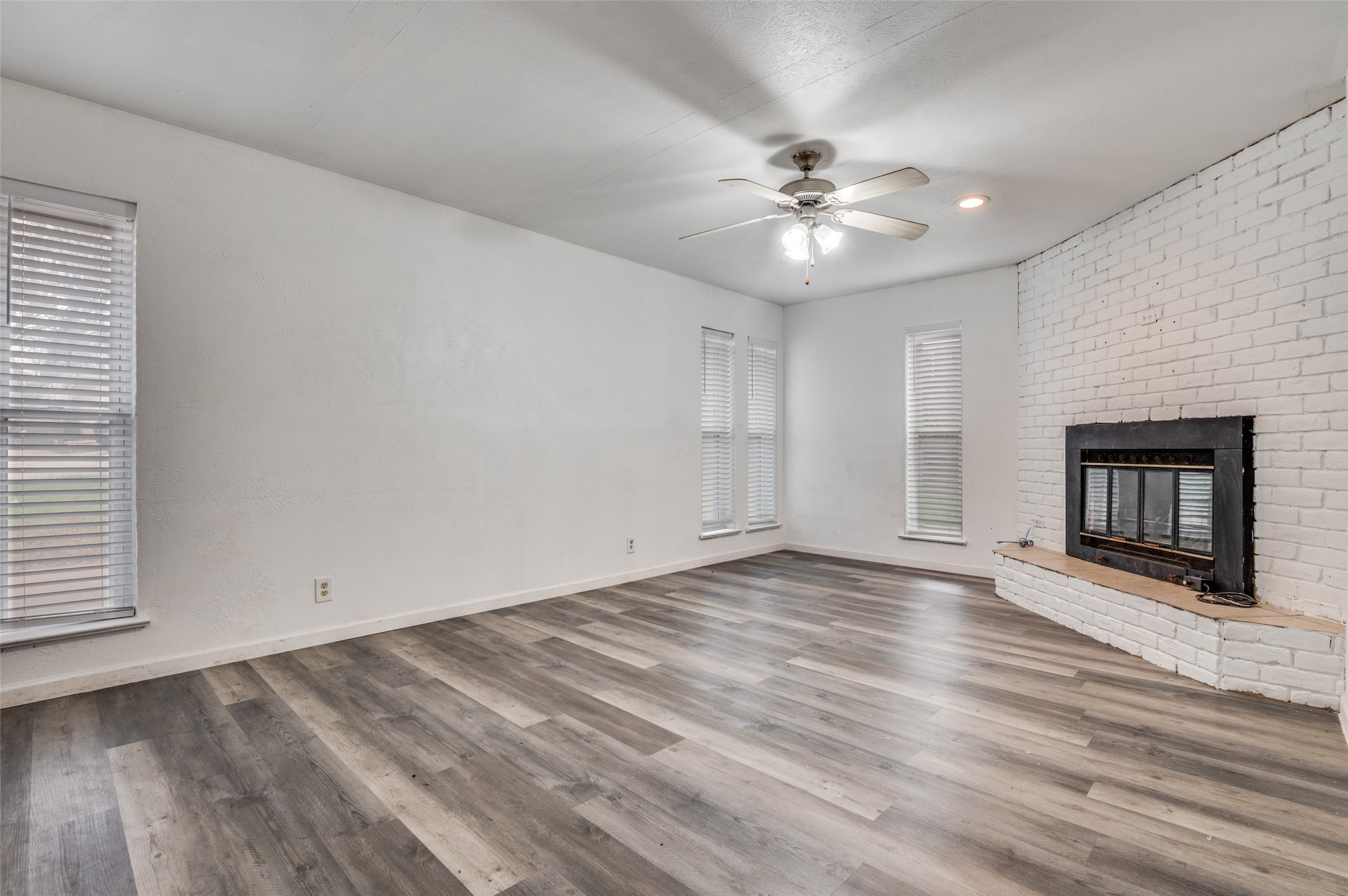1905 Huntington Drive Grand Prairie TX 75051