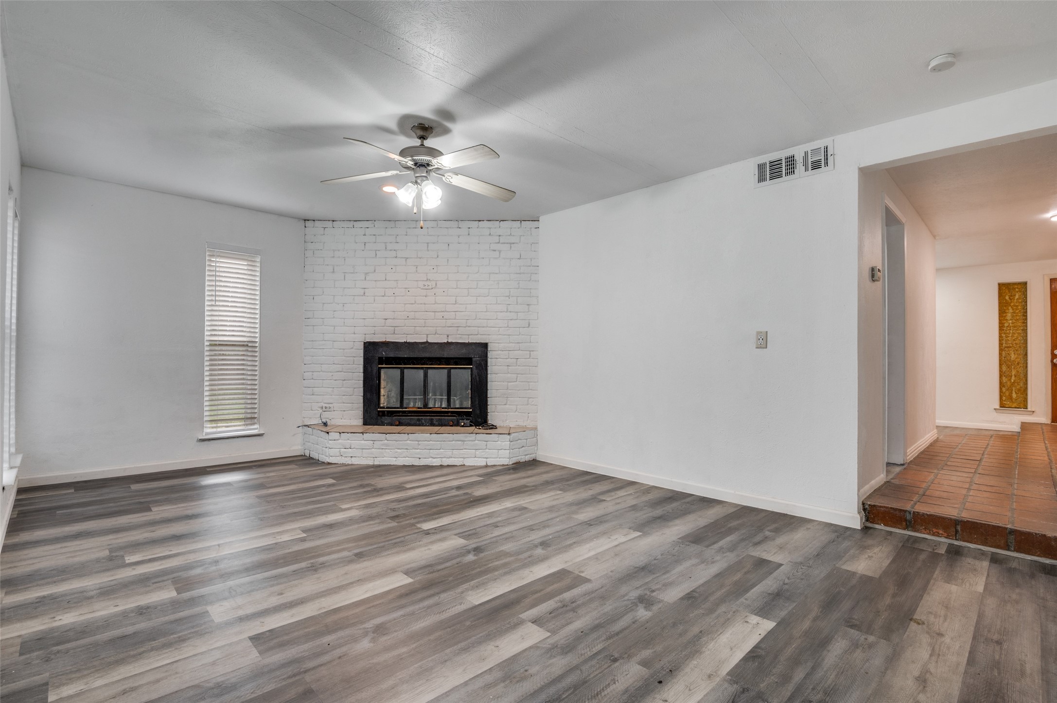 1905 Huntington Drive Grand Prairie TX 75051