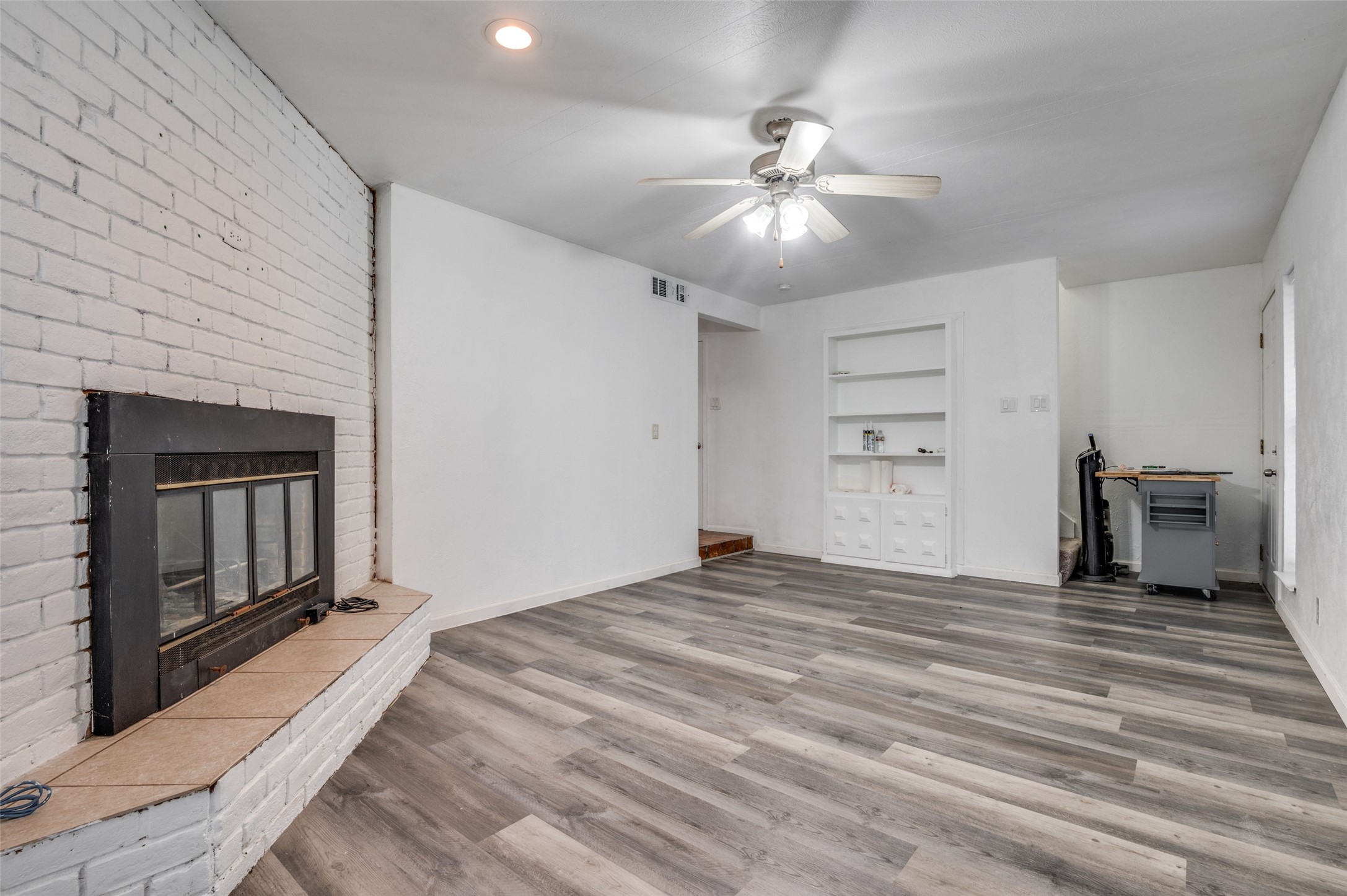 1905 Huntington Drive Grand Prairie TX 75051