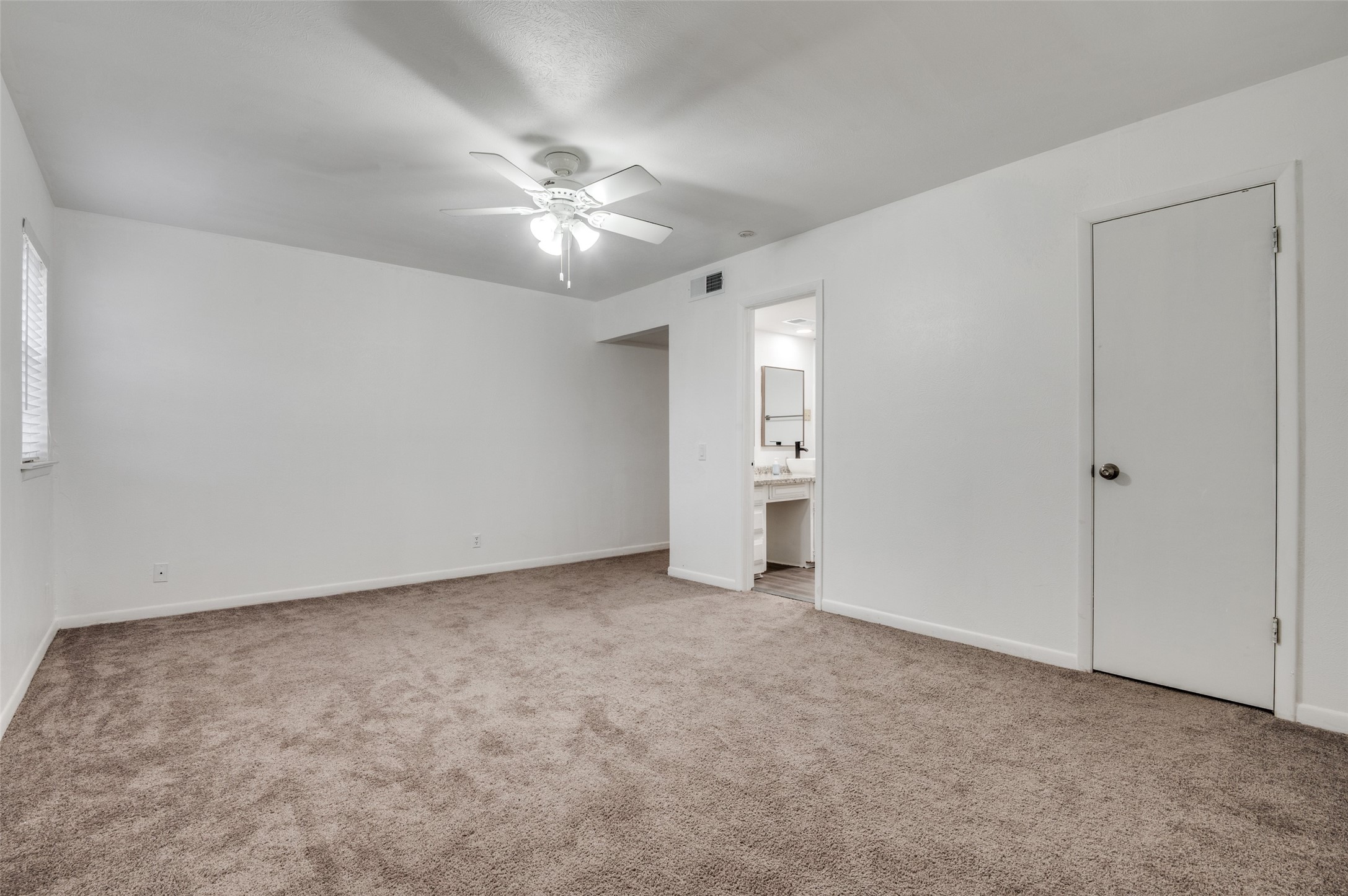 1905 Huntington Drive Grand Prairie TX 75051