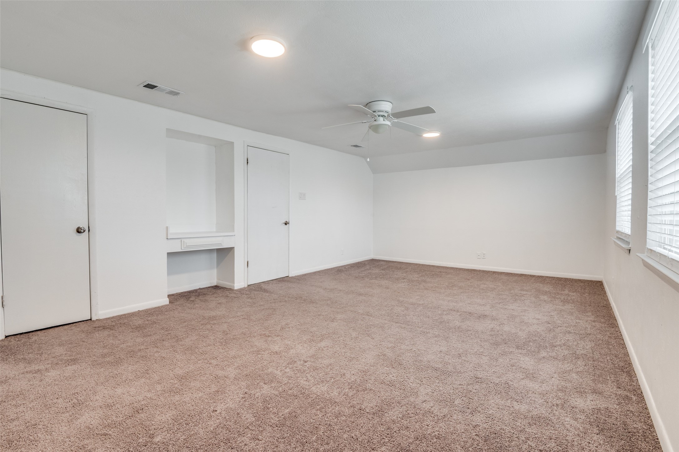 1905 Huntington Drive Grand Prairie TX 75051