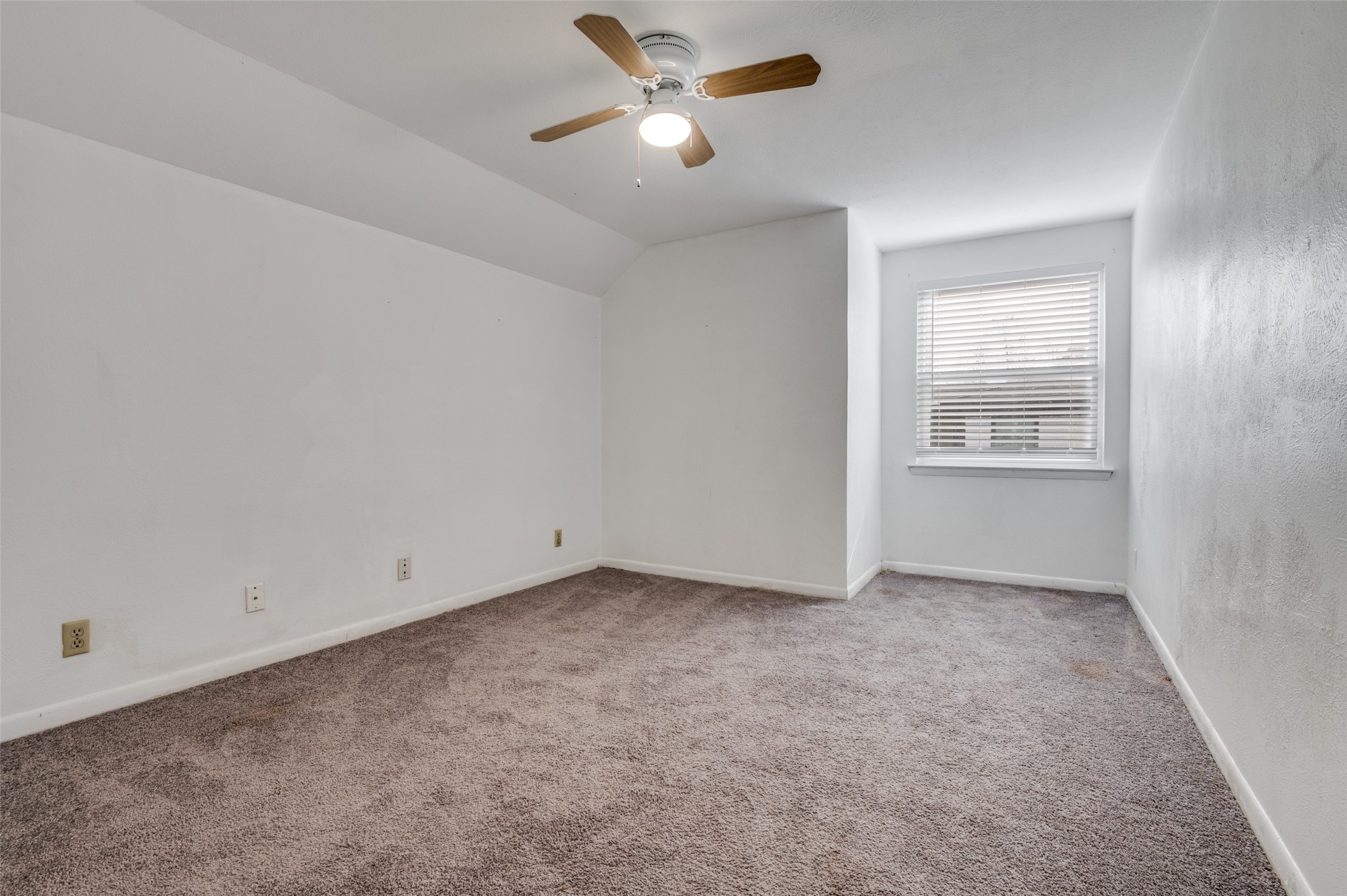 1905 Huntington Drive Grand Prairie TX 75051