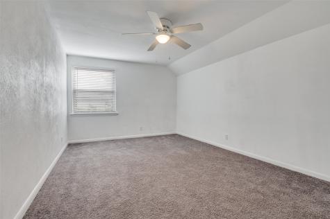1905 Huntington Drive Grand Prairie TX 75051