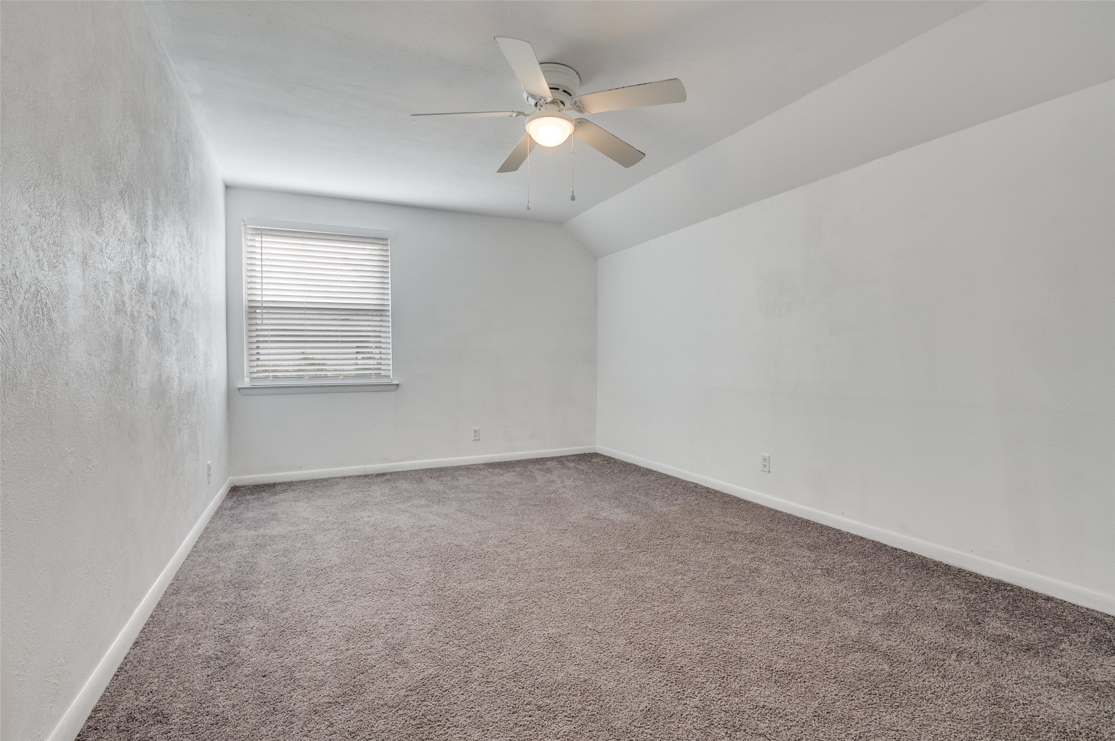 1905 Huntington Drive Grand Prairie TX 75051