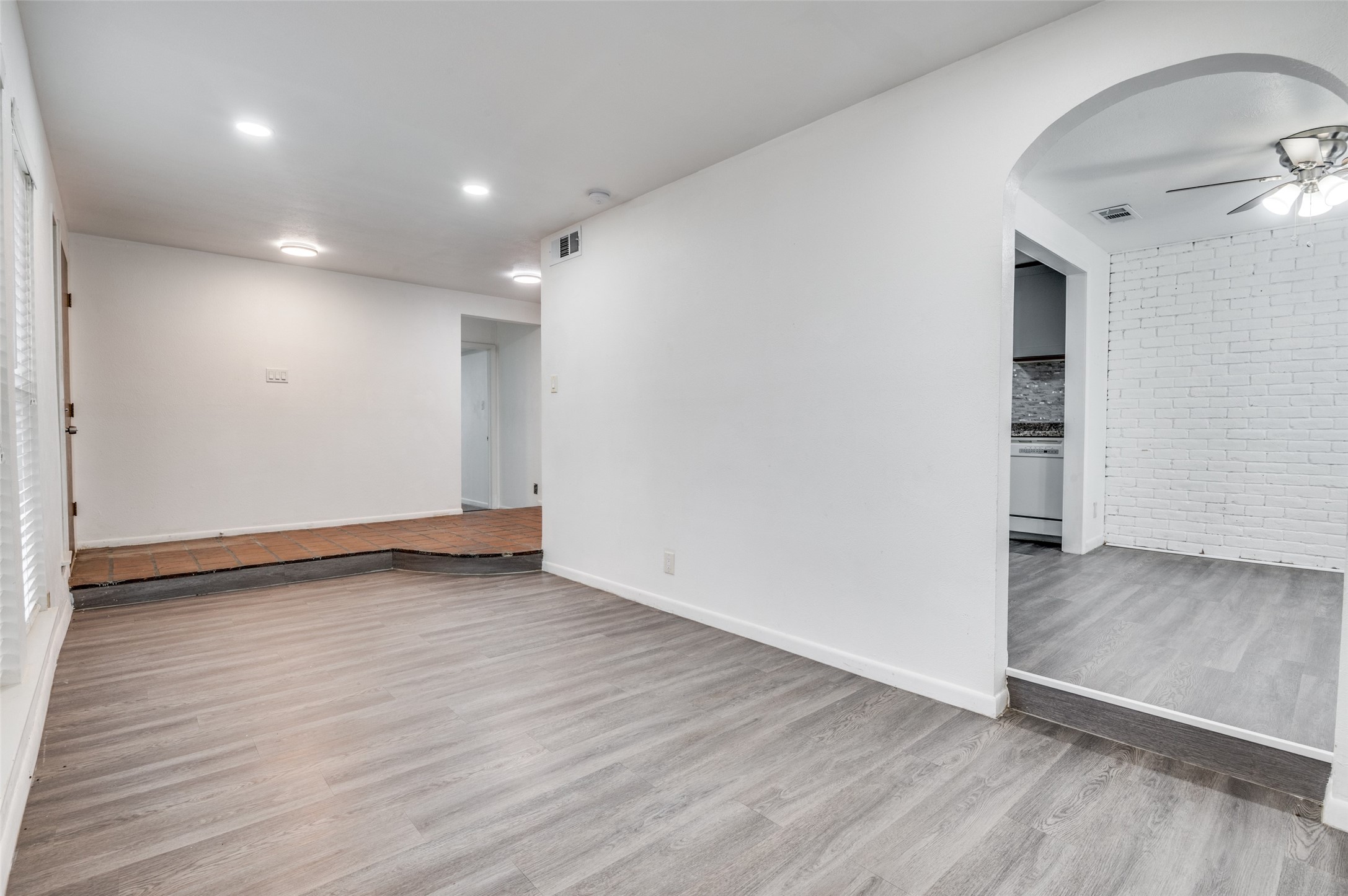 1905 Huntington Drive Grand Prairie TX 75051