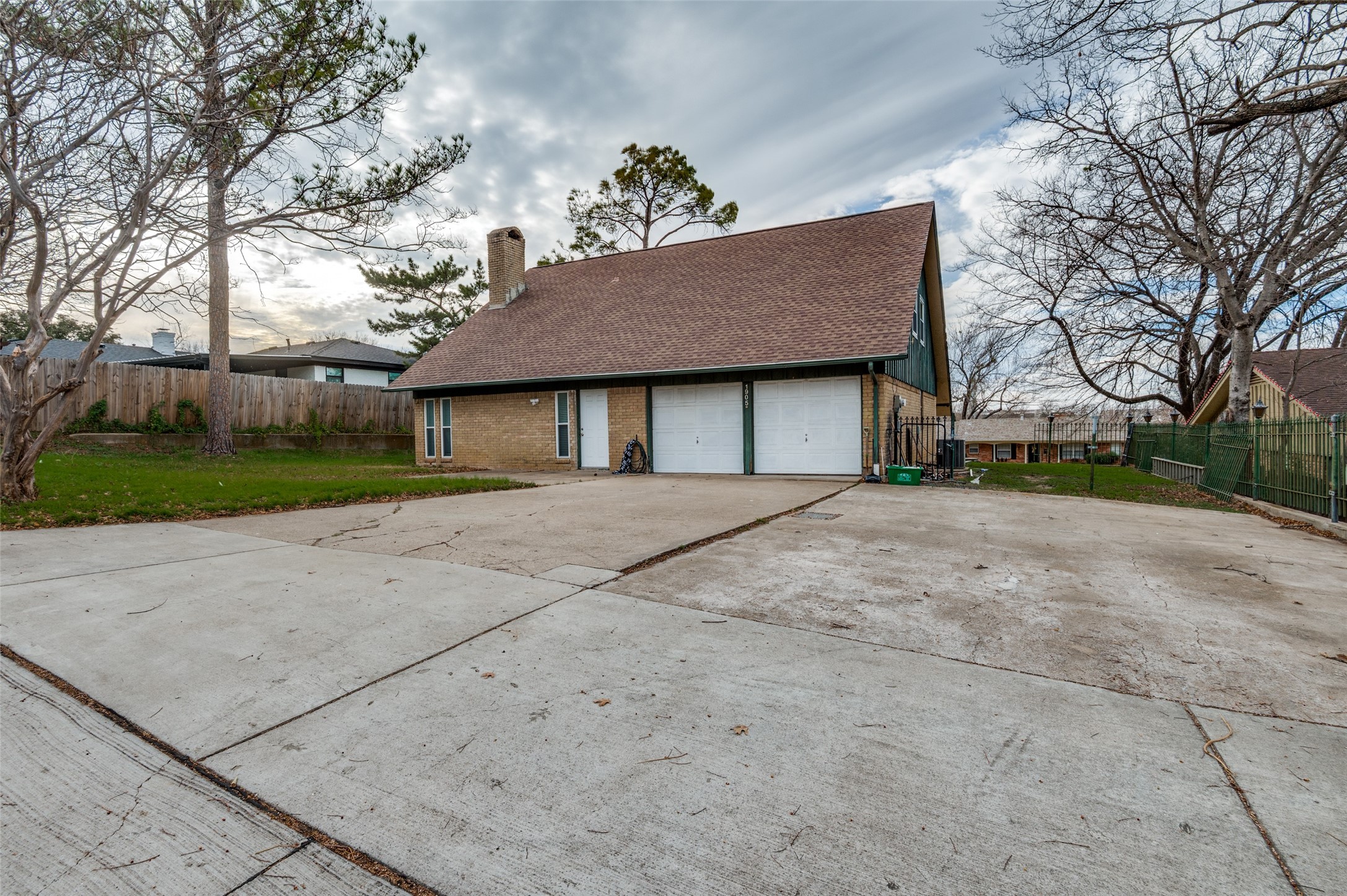 1905 Huntington Drive Grand Prairie TX 75051