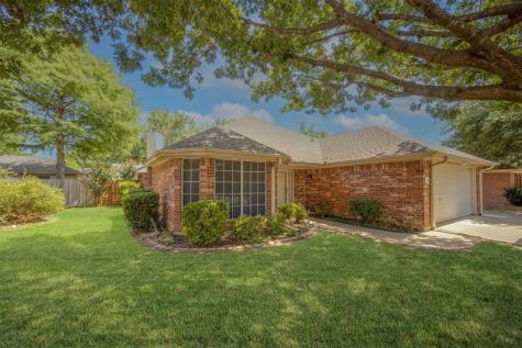 804 Lisa Street Burleson TX 76028