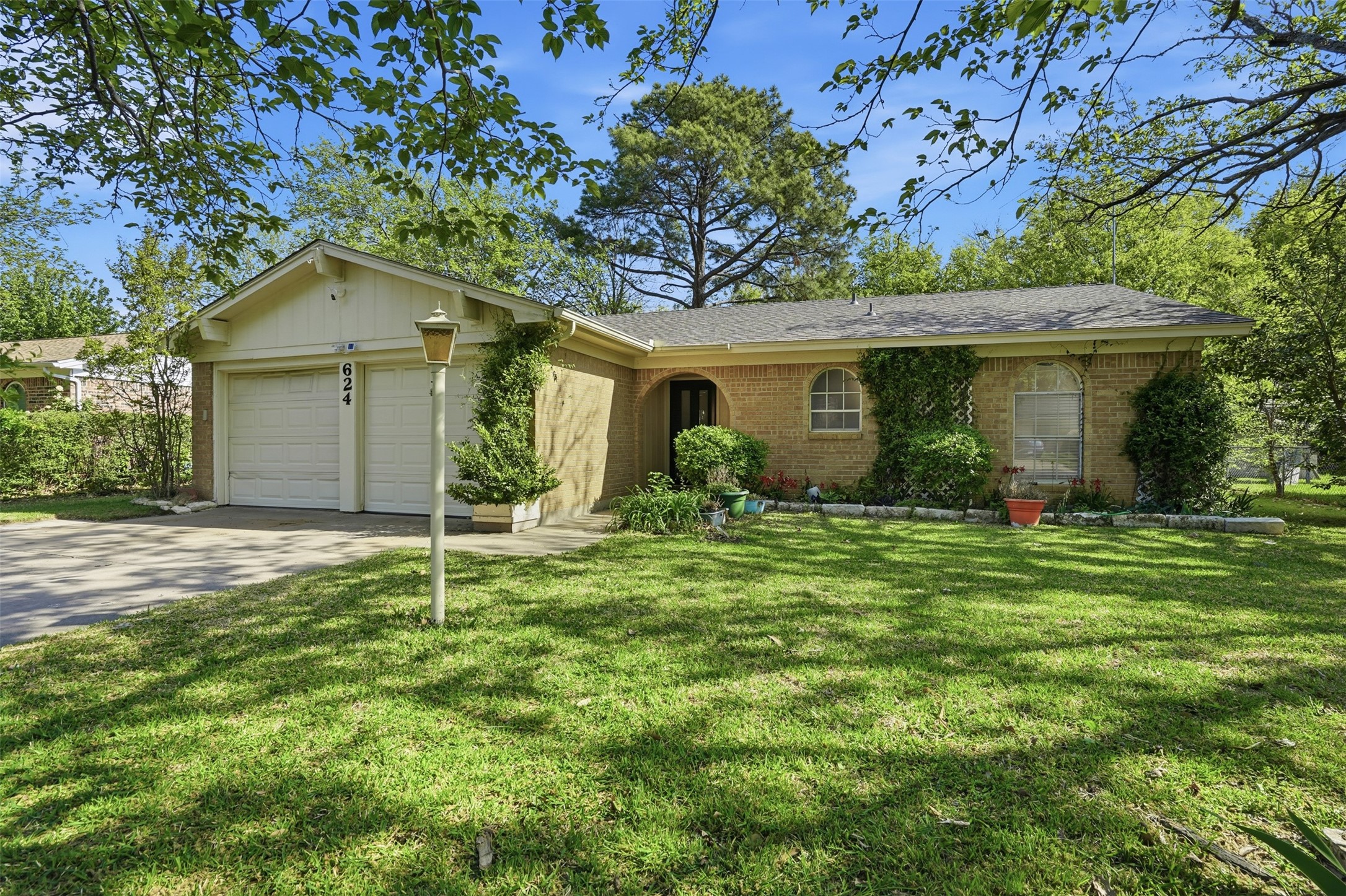 624 NW Barbara Lane Burleson TX 76028
