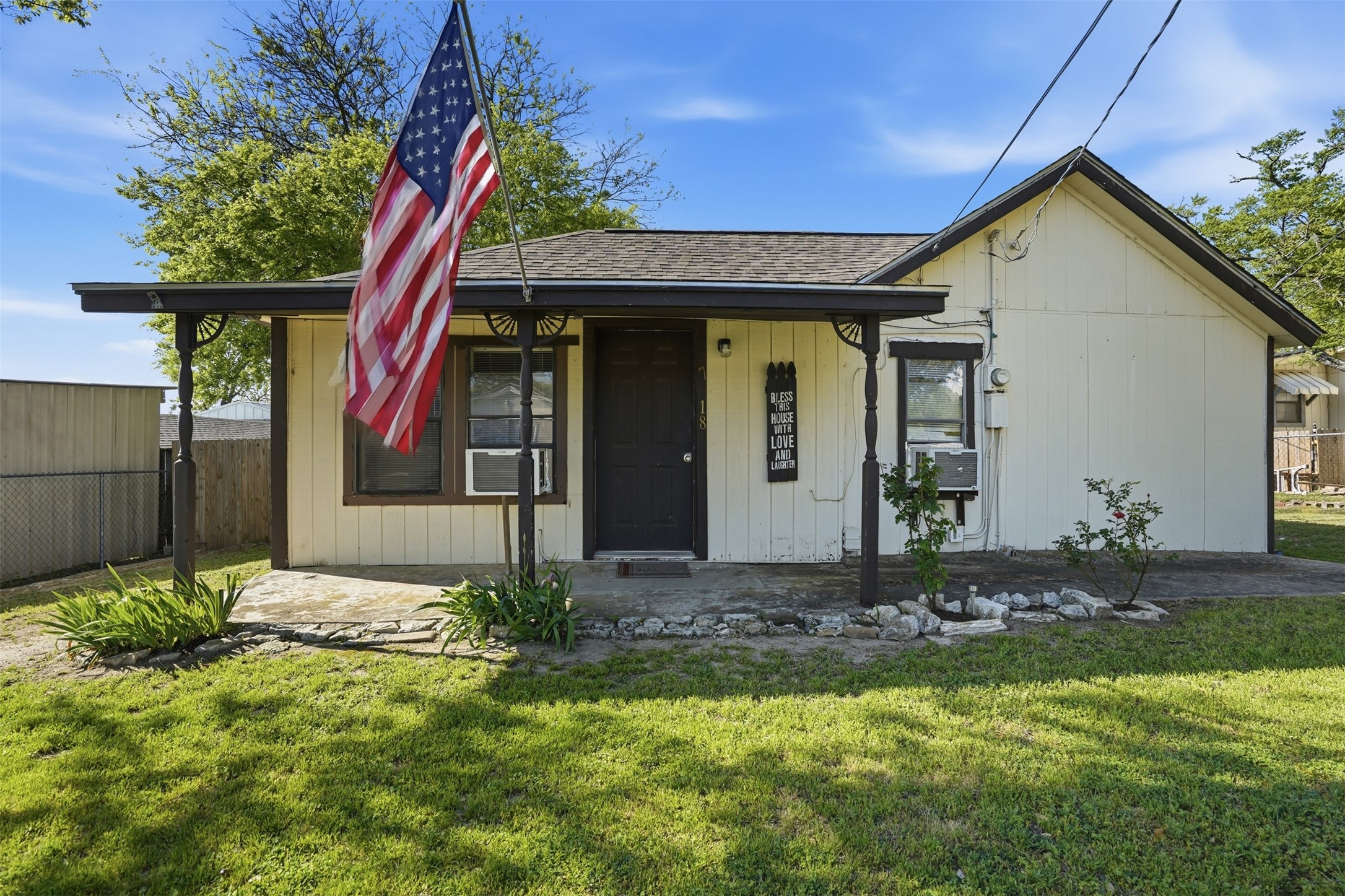 718 Narrow Street Weatherford TX 76086