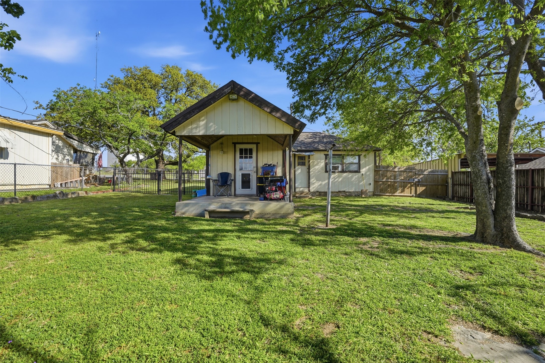 718 Narrow Street Weatherford TX 76086