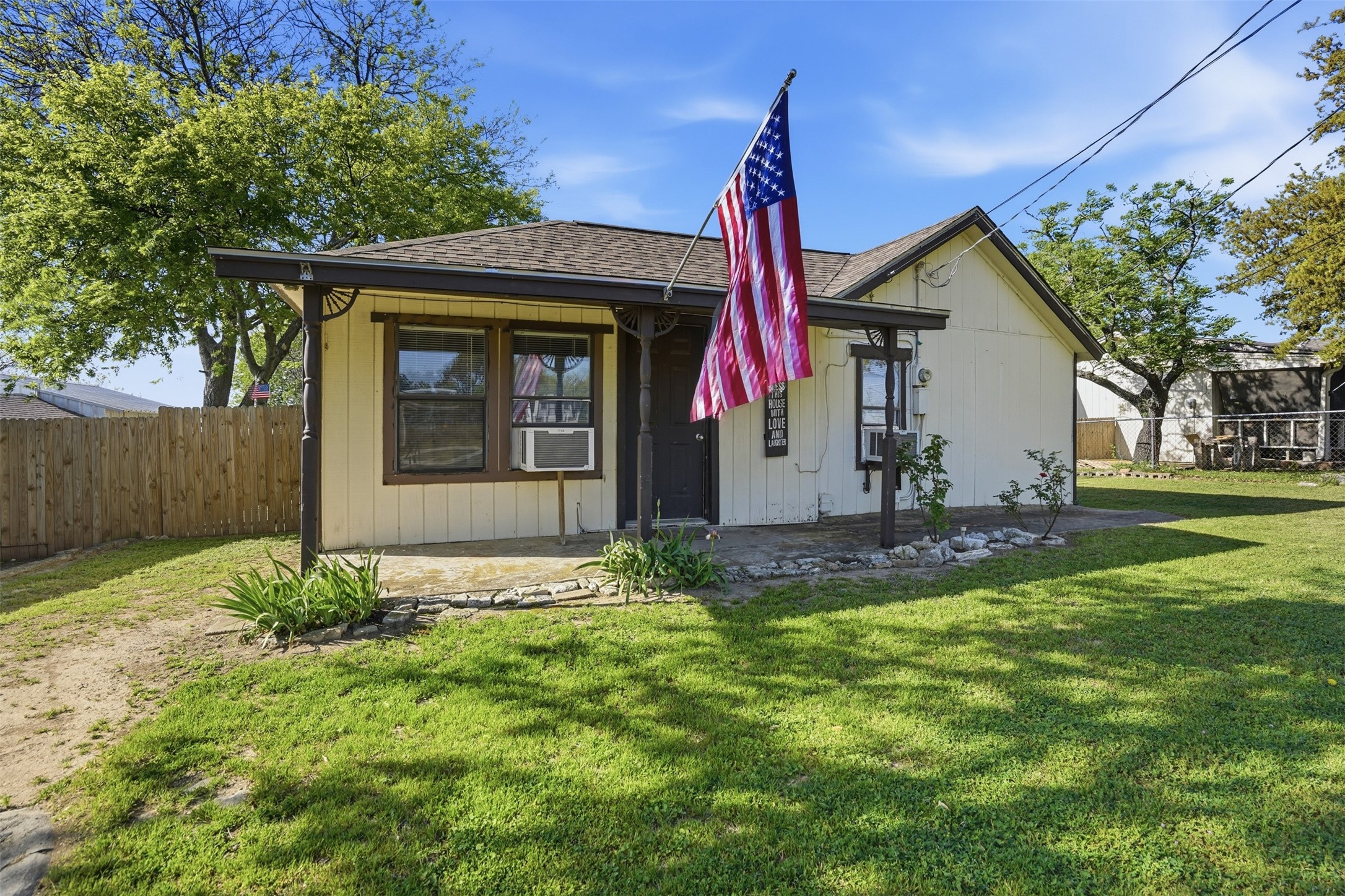 718 Narrow Street Weatherford TX 76086
