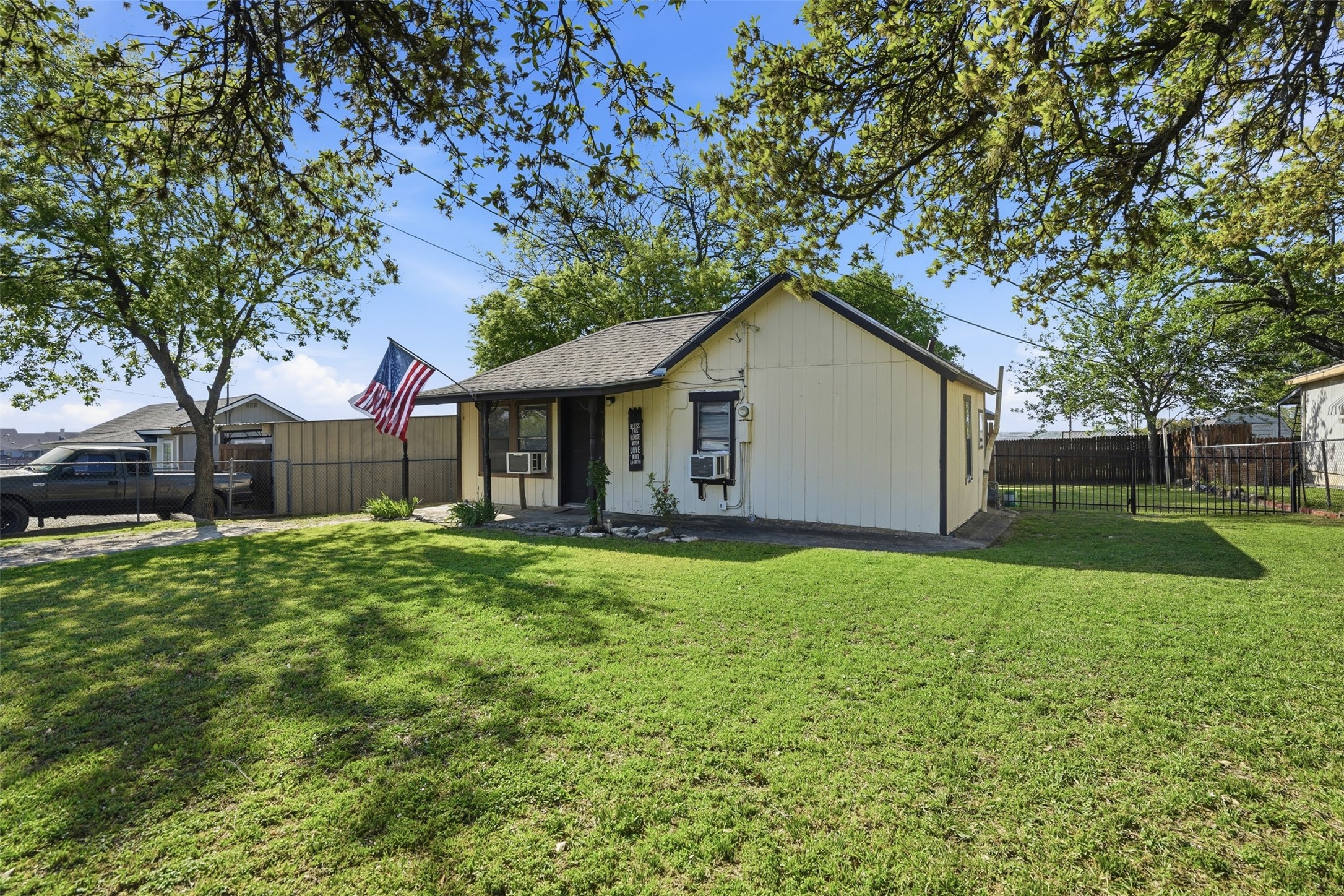 718 Narrow Street Weatherford TX 76086