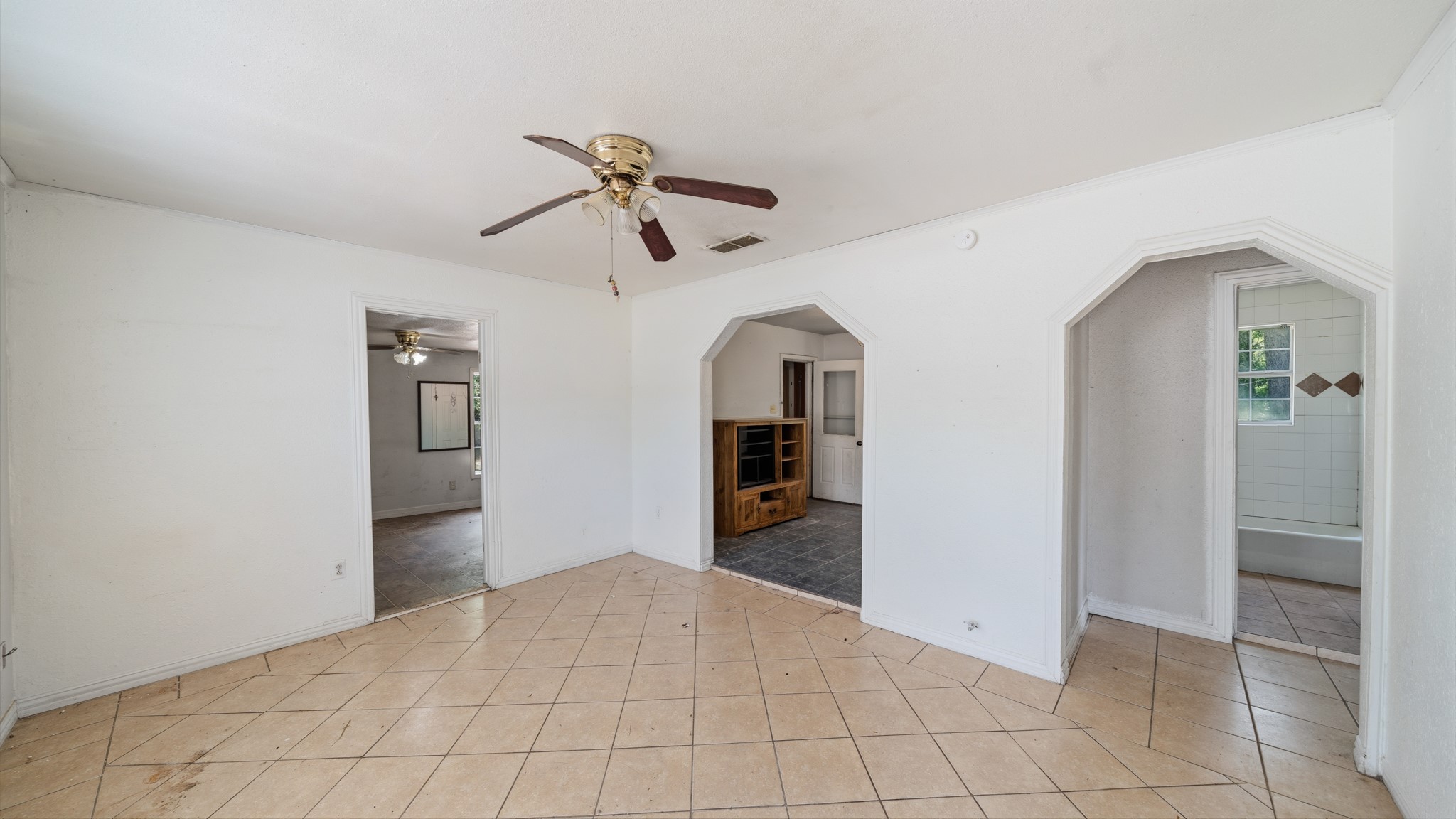 901 W Cayuga Drive Athens TX 75751