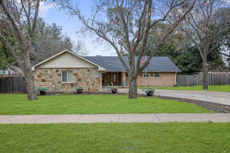 1809 Hilltop Lane Pantego TX 76013