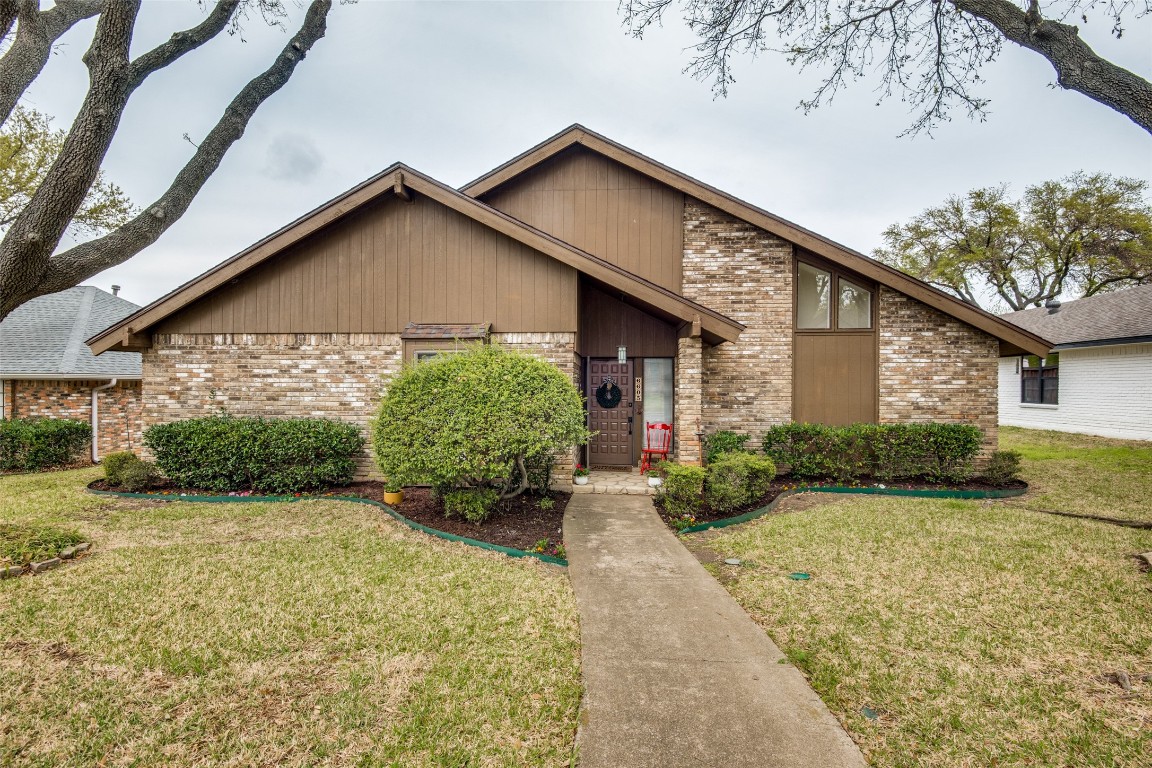 6605 Warm Breeze Lane Dallas TX 75248