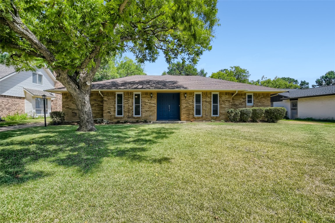1703 Briardale Court Arlington TX 76013