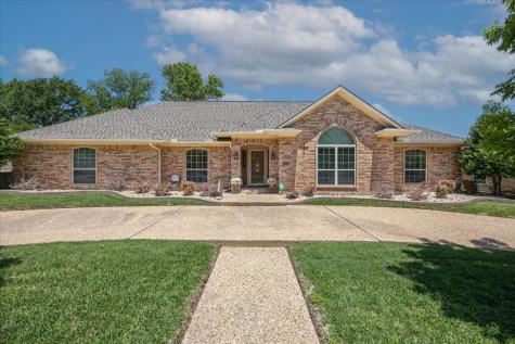 906 Hemphill Drive Cleburne TX 76033