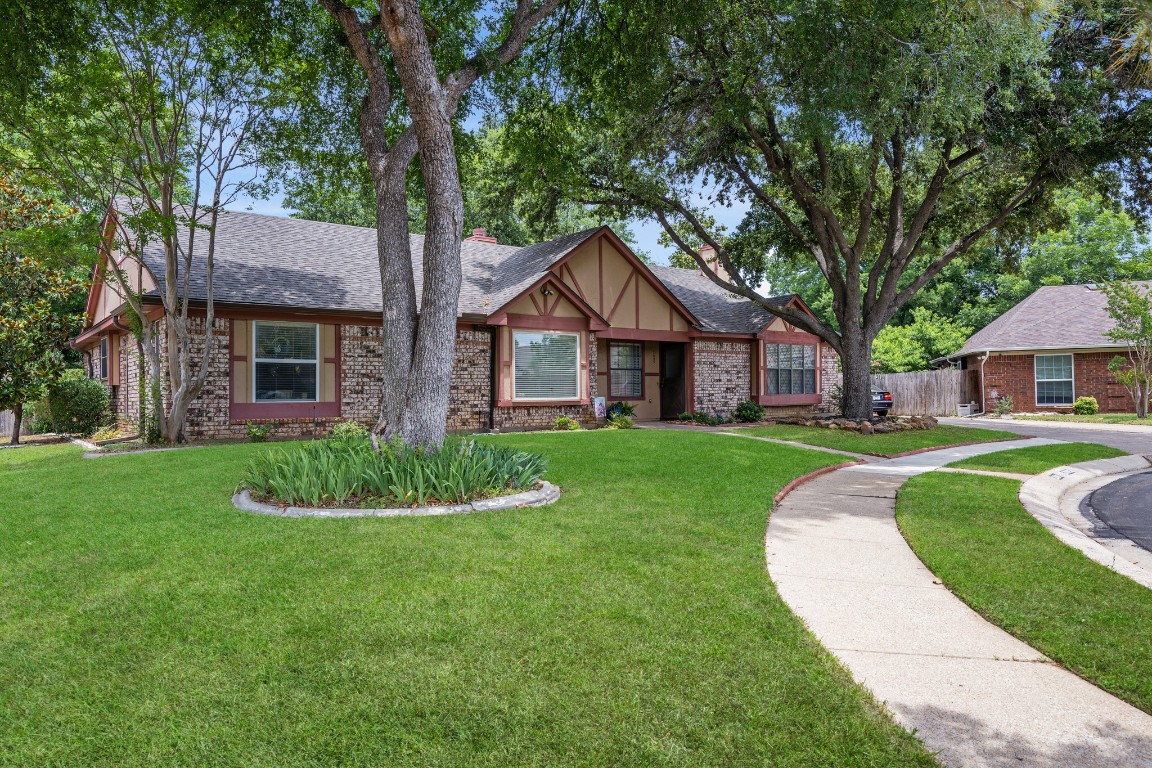 2601 Aquaduct Court Bedford TX 76022
