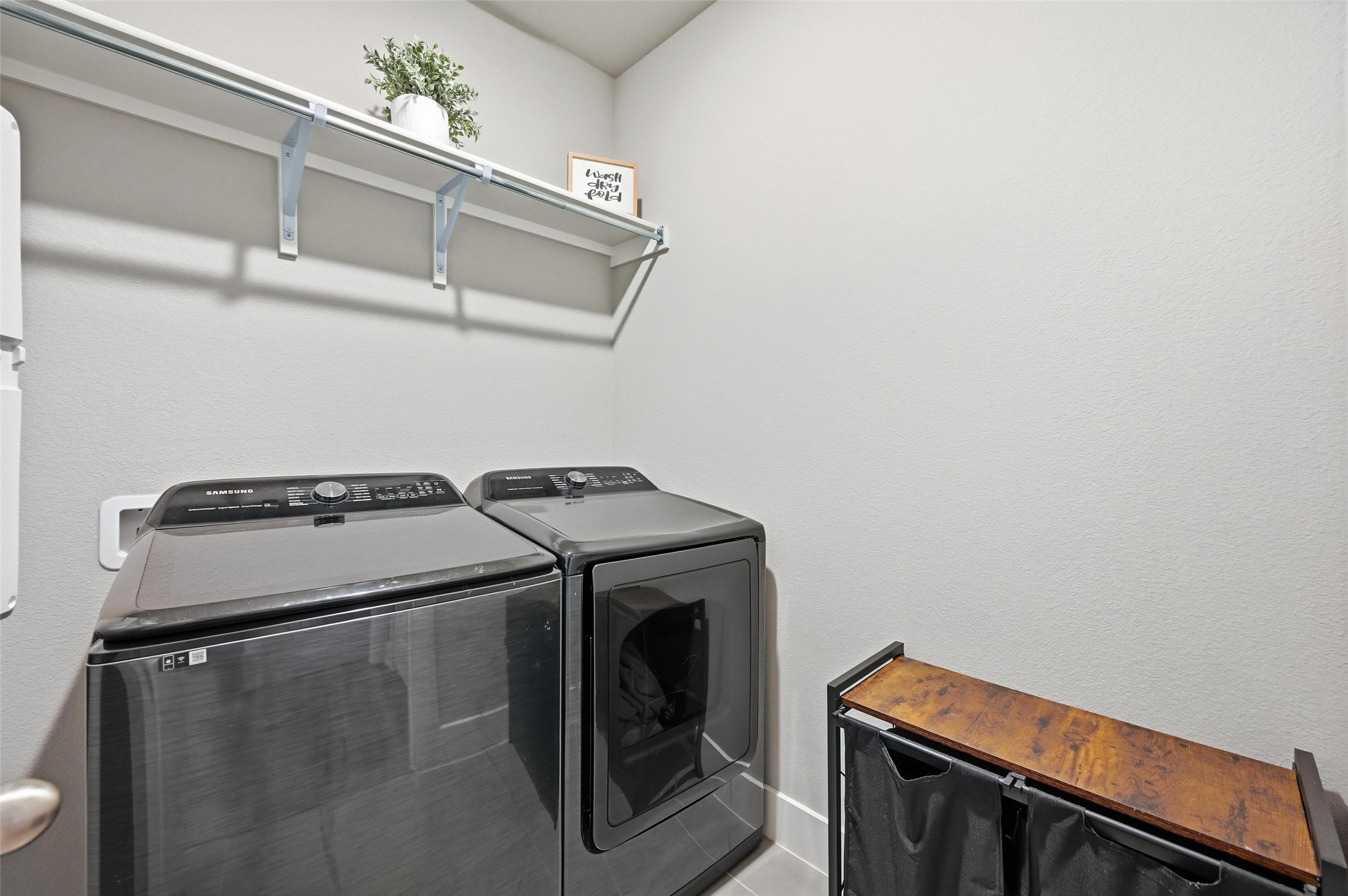 1205 S Roundwash Way Midlothian TX 76065