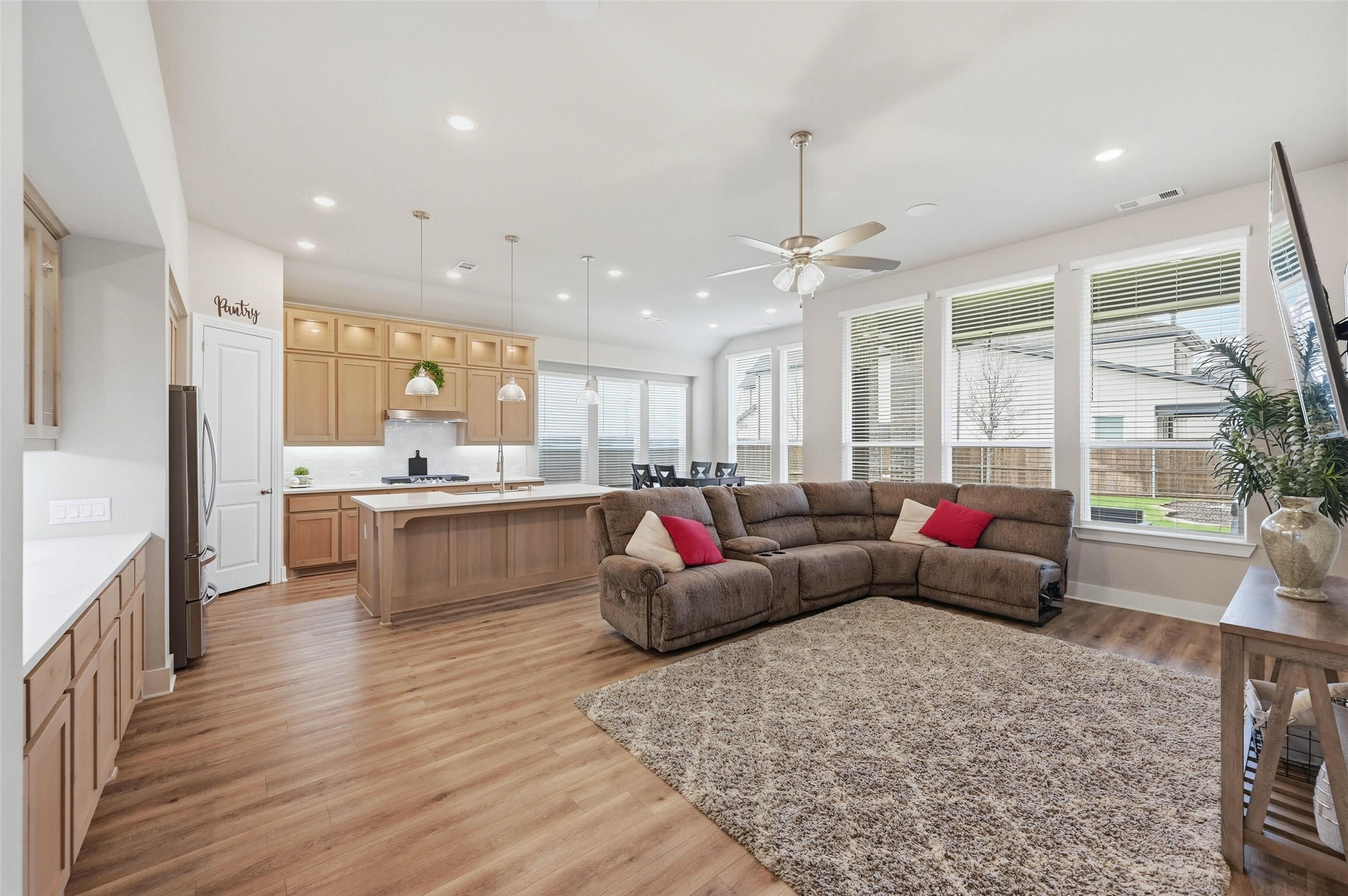 1205 S Roundwash Way Midlothian TX 76065