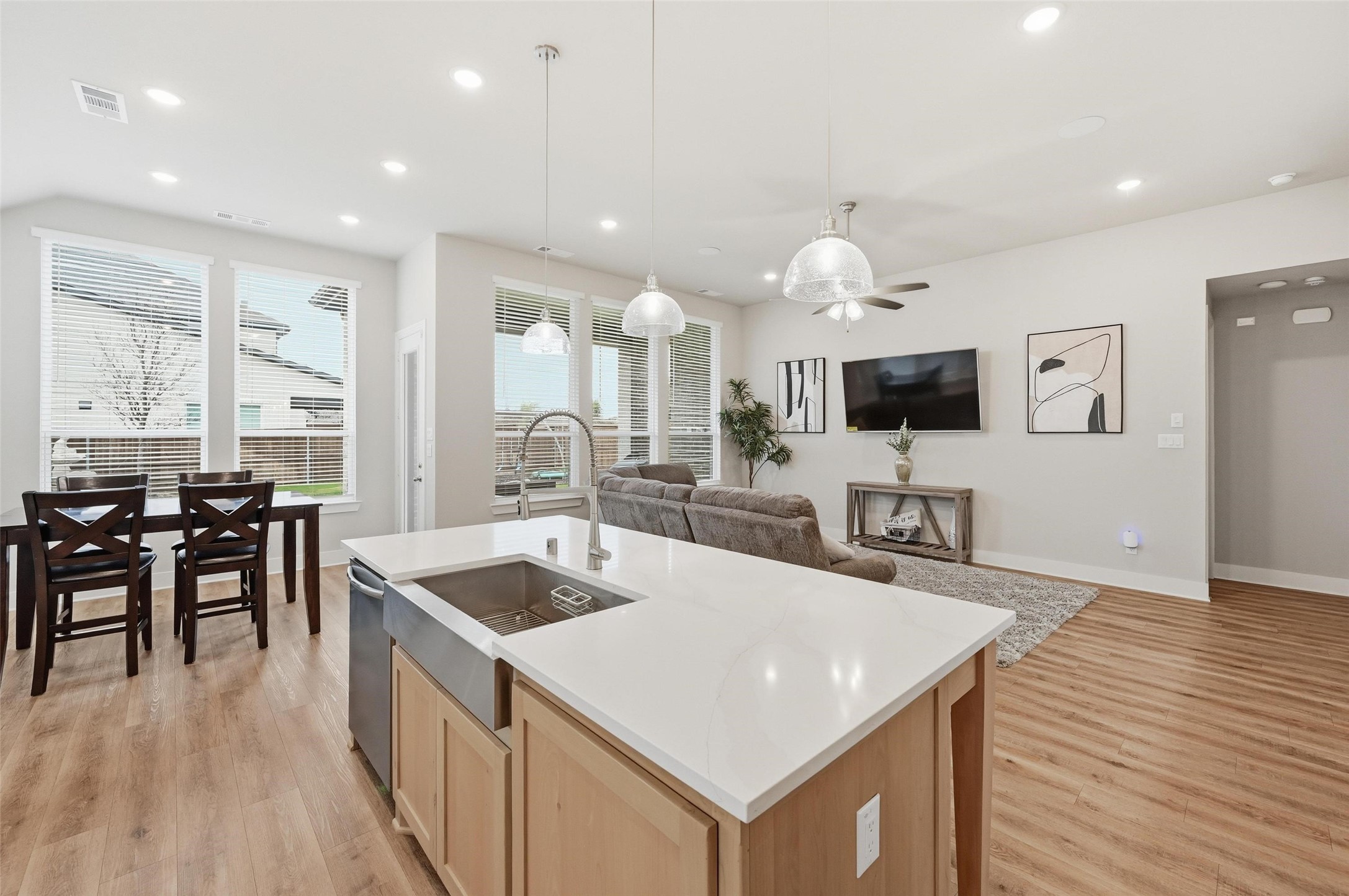 1205 S Roundwash Way Midlothian TX 76065