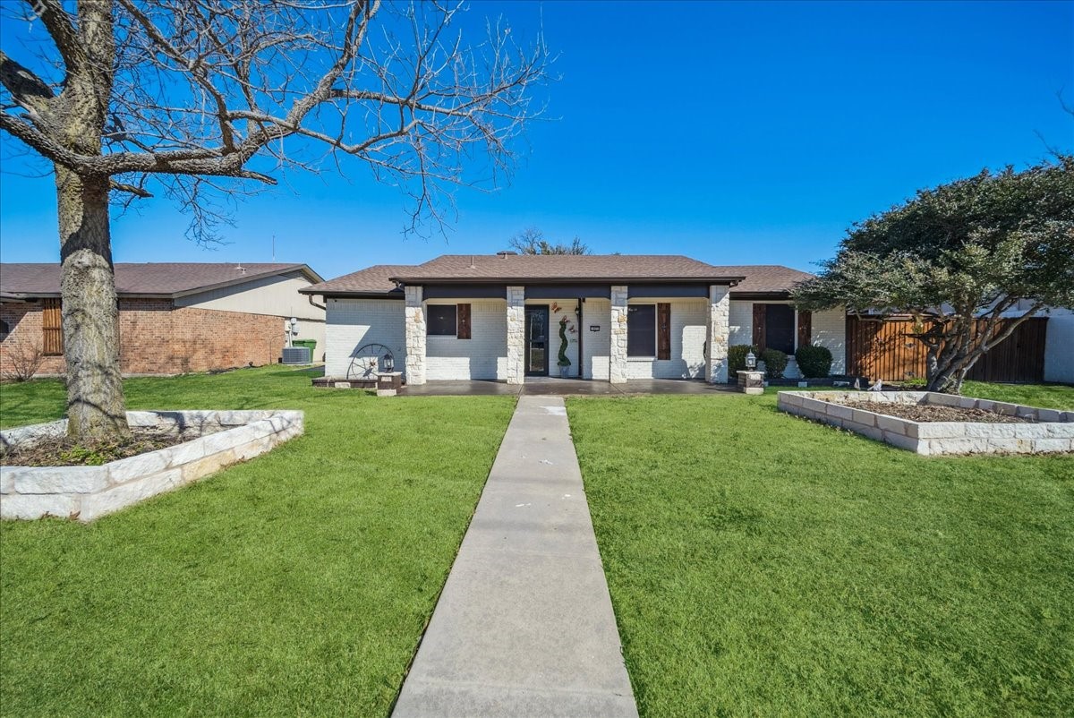 1921 Castle Drive Garland TX 75040