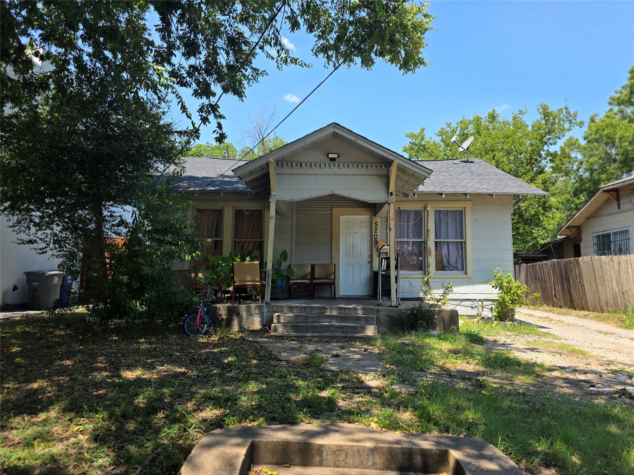 5209 Parry Avenue Dallas TX 75223