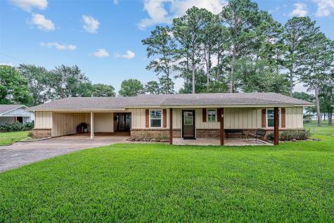 2322 Royal Drive E Chandler TX 75758