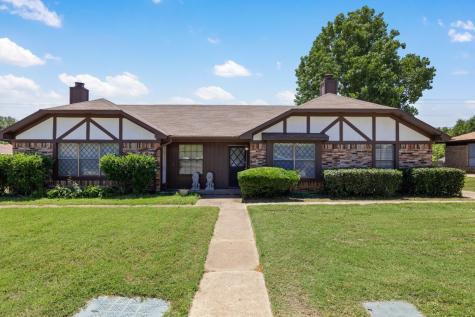 207 Hickory Springs Drive Euless TX 76039