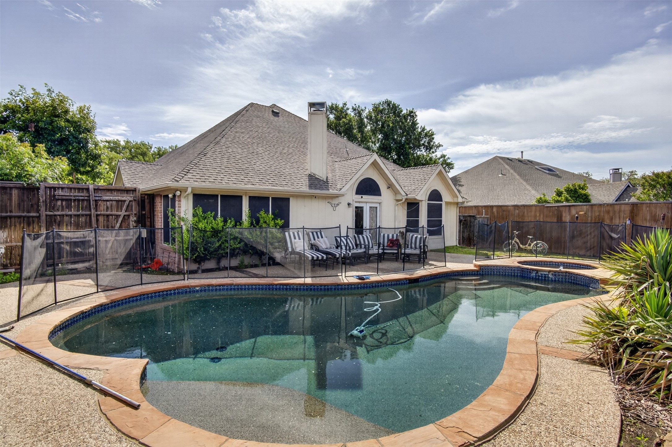 10115 Andre Drive Irving TX 75063