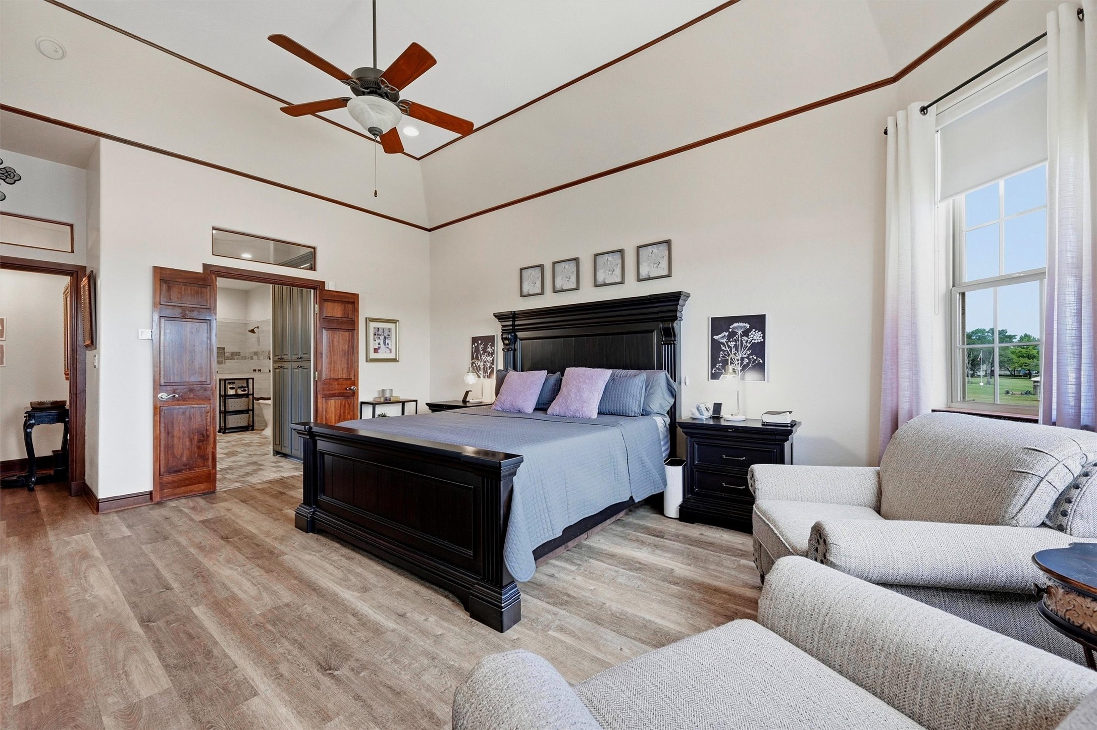 1211 Kiowa Drive W Lake Kiowa TX 76240