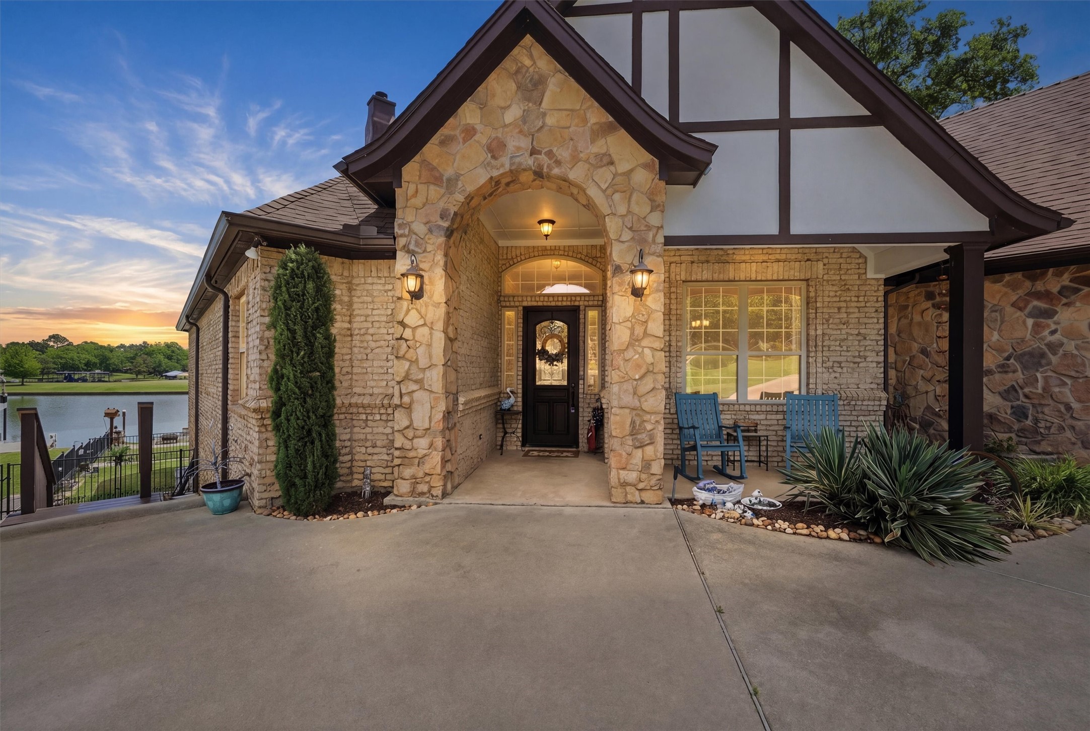 1211 Kiowa Drive W Lake Kiowa TX 76240