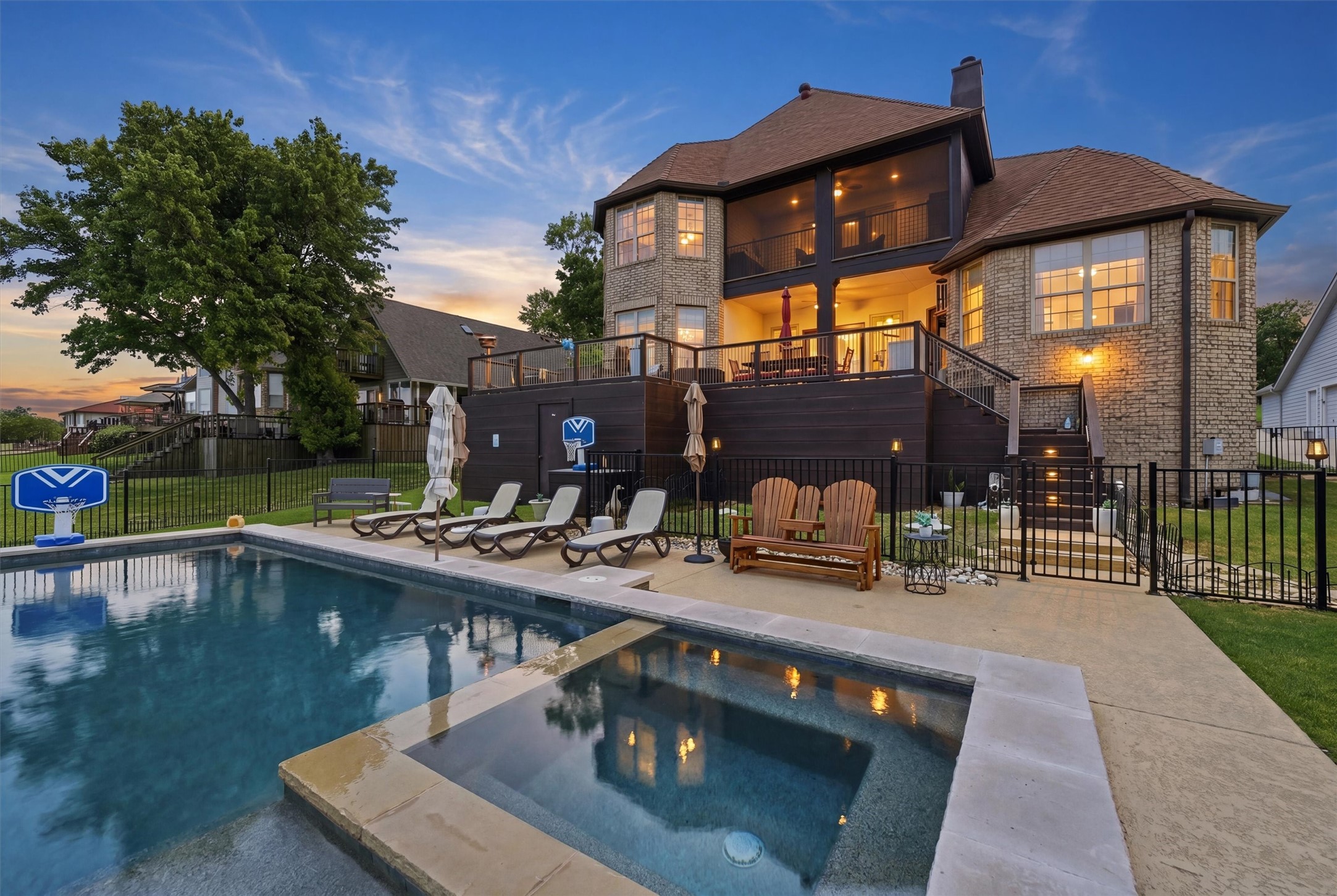 1211 Kiowa Drive W Lake Kiowa TX 76240