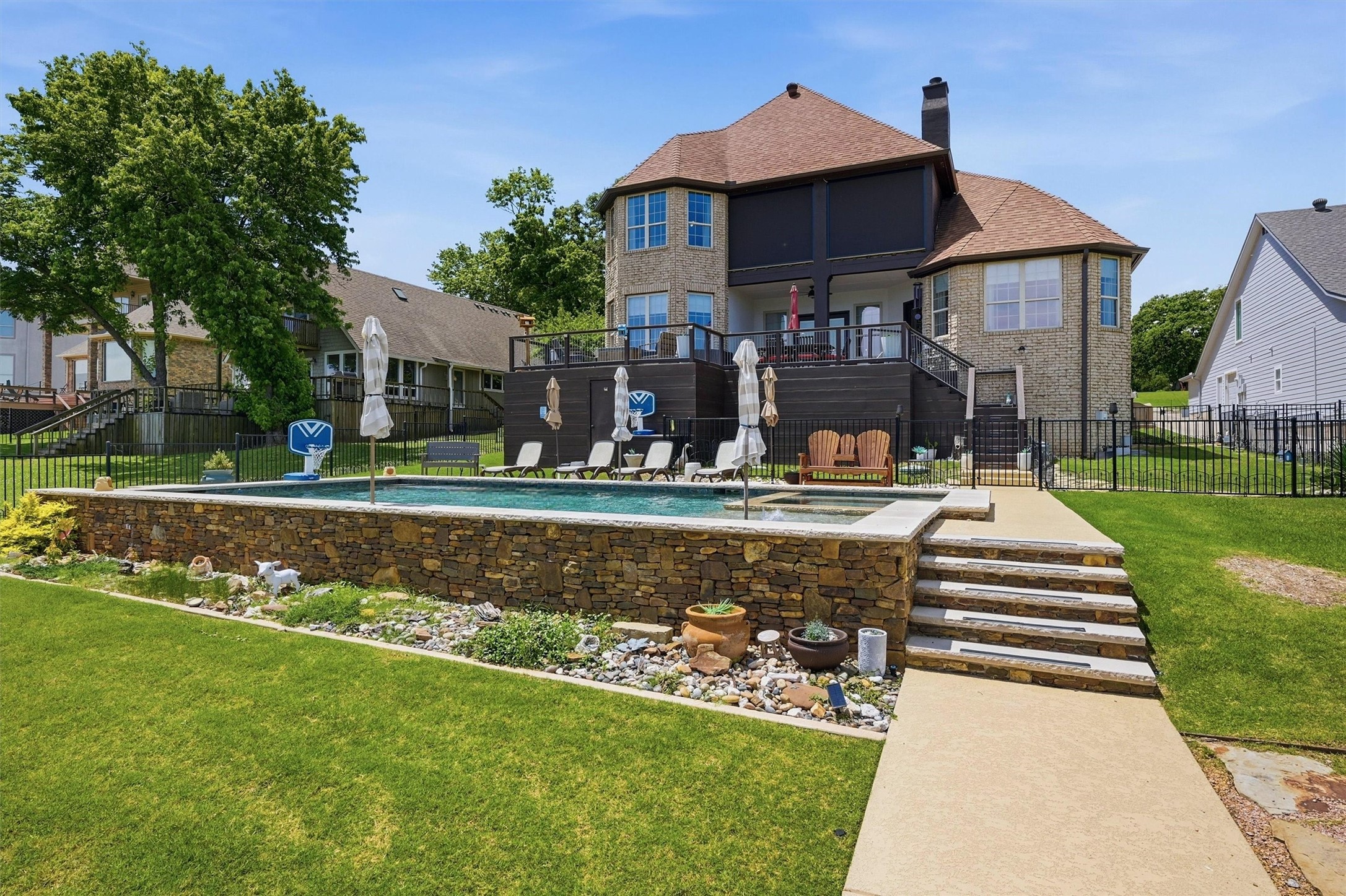 1211 Kiowa Drive W Lake Kiowa TX 76240