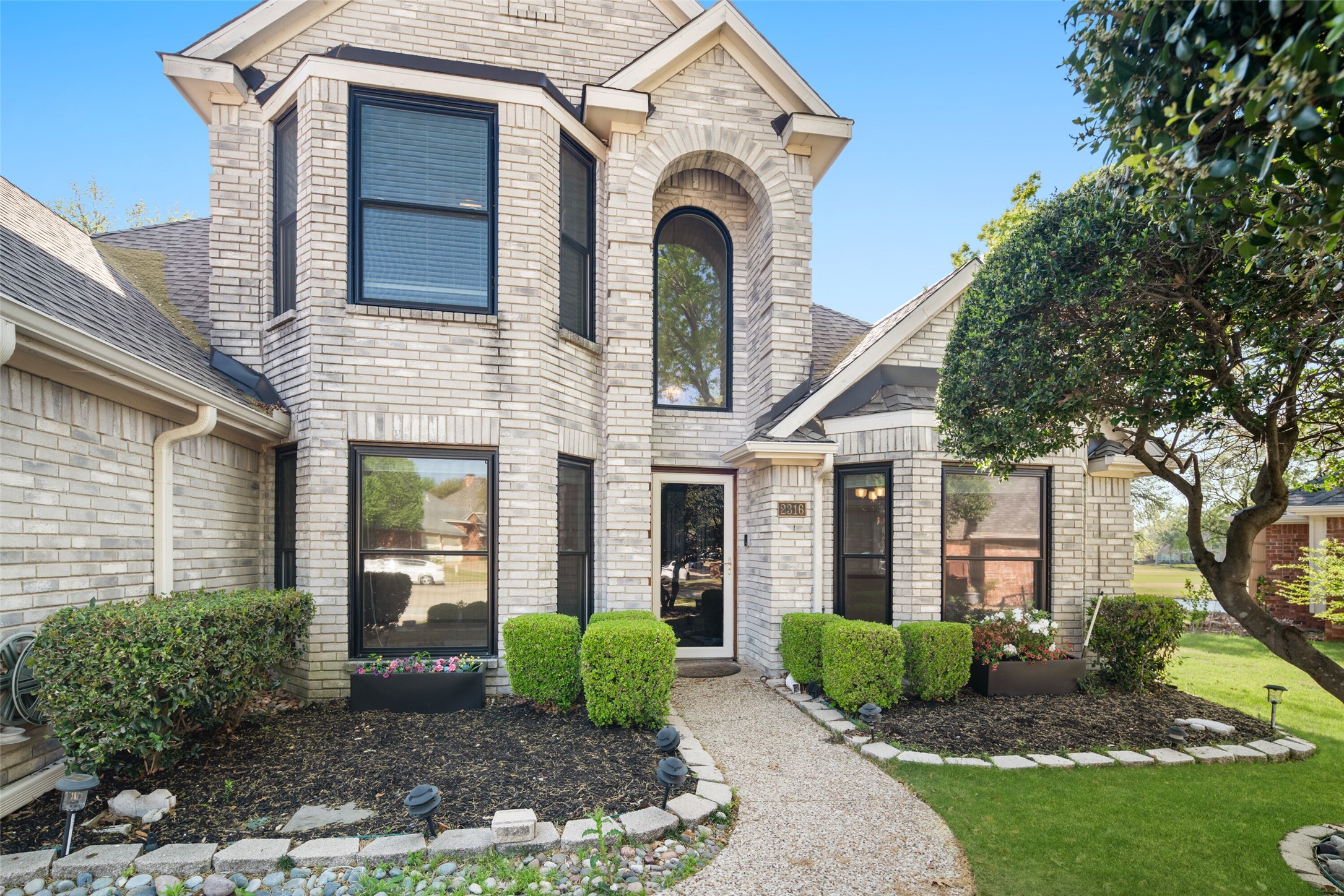 2316 Broken Point Mckinney TX 75072