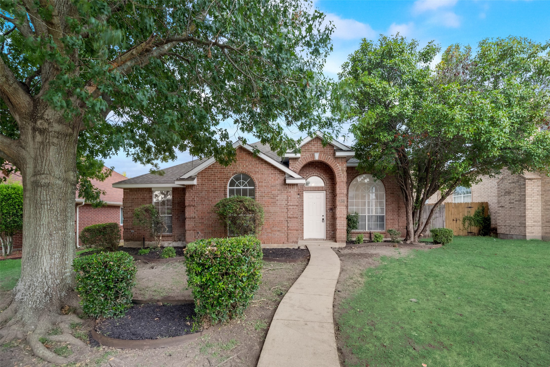1023 Hampshire Lane Cedar Hill TX 75104